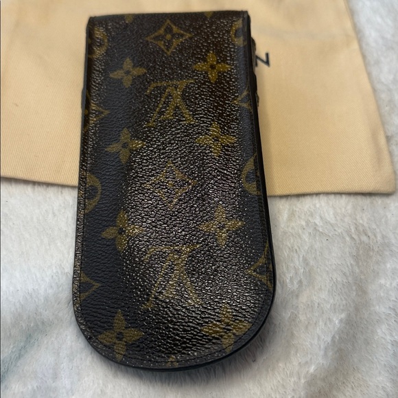 Louis Vuitton Etui sunglasses case - Picture 3 of 7